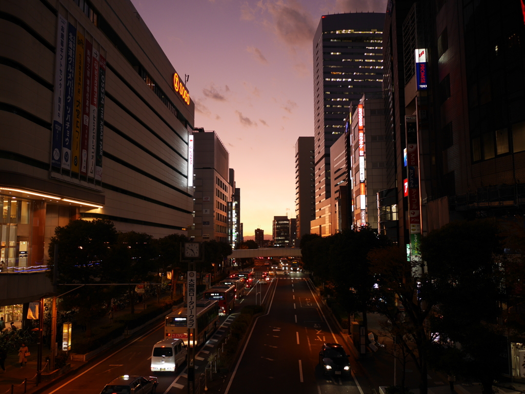 大宮駅西口　夕景
