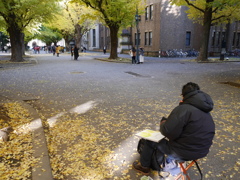 東京大学　正門付近