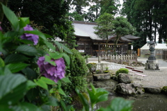 梅雨　剱神社本殿