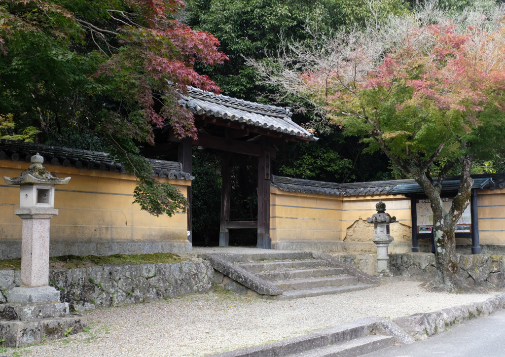 秋篠寺　東門
