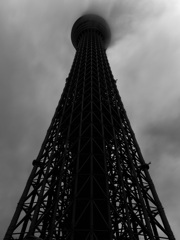 楼気、天空に放つ