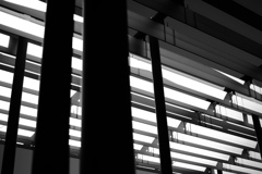 硬質な材料　メタル