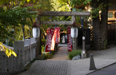 花園稲荷神社入り口