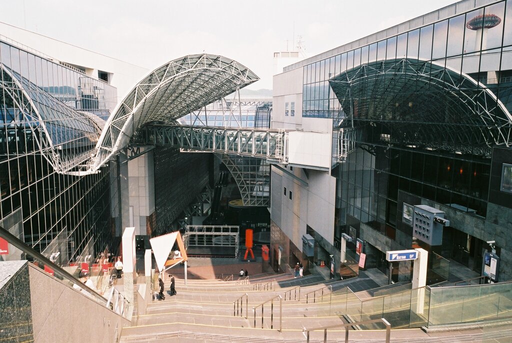 京都駅を見下ろす