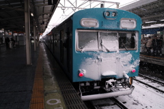 阪和色１０３系雪模様
