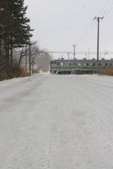 札沼線踏み切りのキハ40