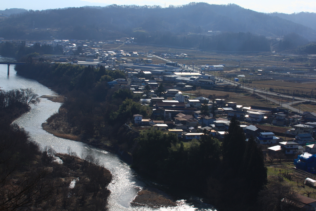楯山公園から最上川を望む