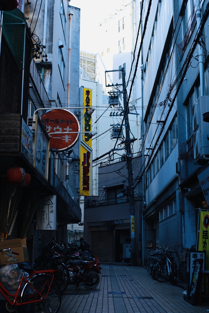 豊橋駅前の路地