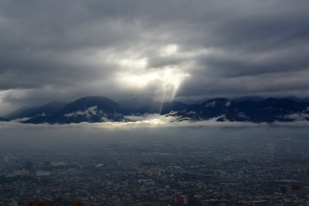 甲府盆地の朝