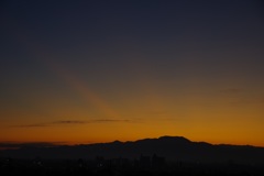 夜明け前の前
