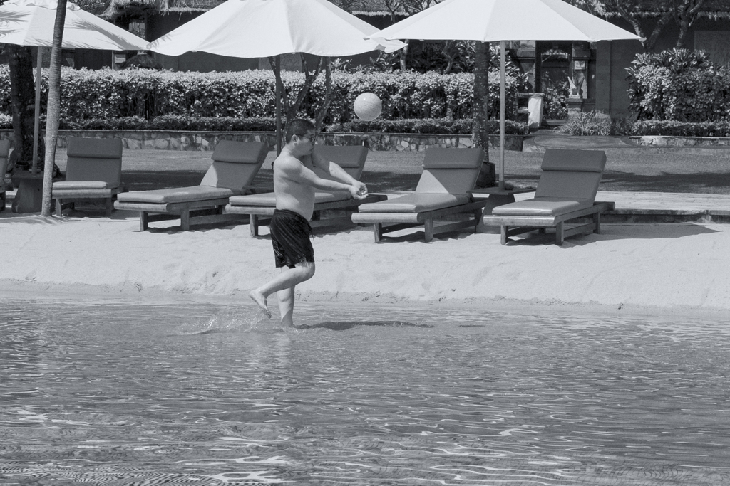 プールサイドの出来事