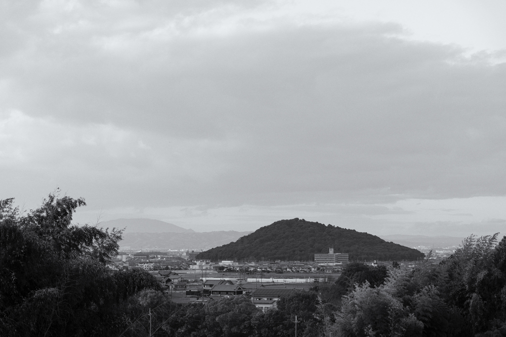 耳成山