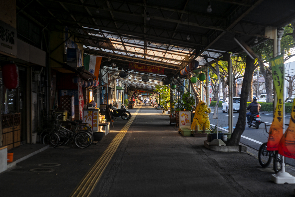 汎アジア的風景　元寺町ストリート
