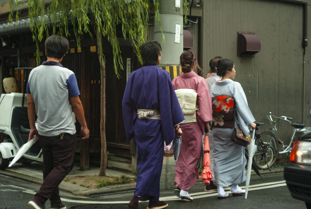 和装とビニール傘の時代