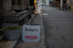 アンティーク雑貨店の文法