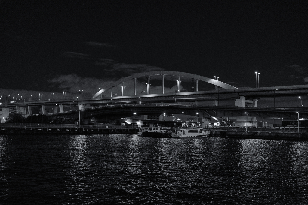 人のいないところへ