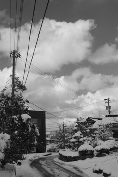 雲の切れ間に