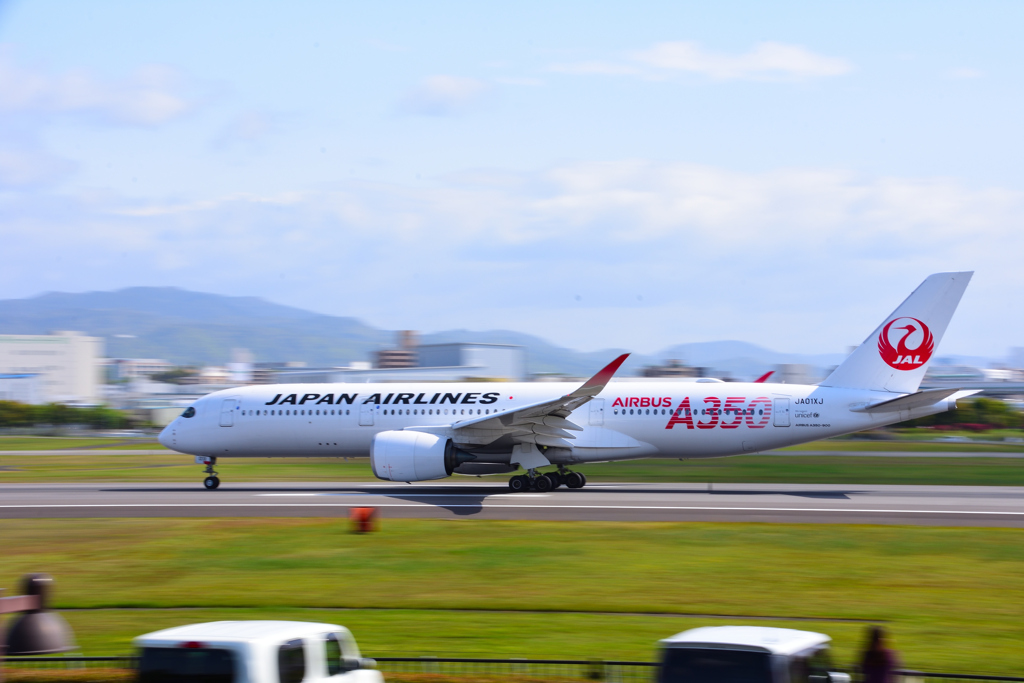 赤色マークのエアバス A350（JA01XJ）来阪③