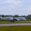 赤色マークのエアバス A350（JA01XJ）来阪②