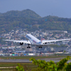 赤色マークのエアバス A350（JA01XJ）来阪⑤