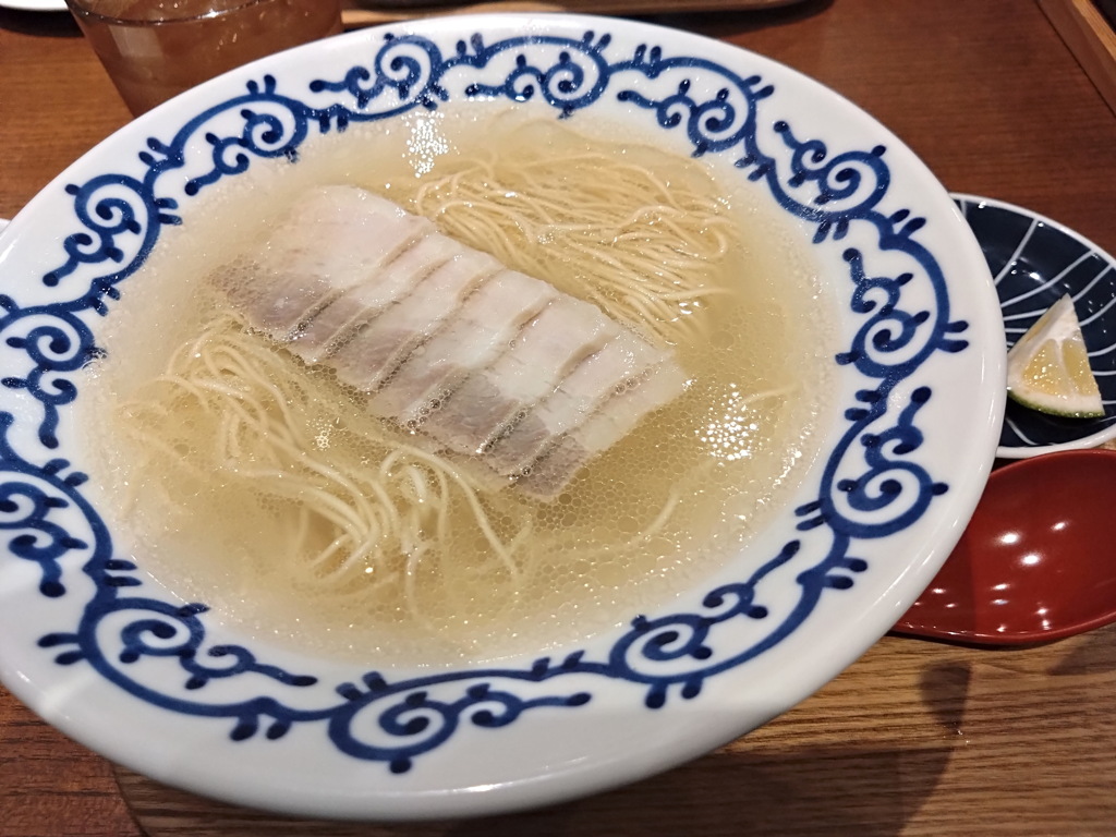 クリアなとんこつ
