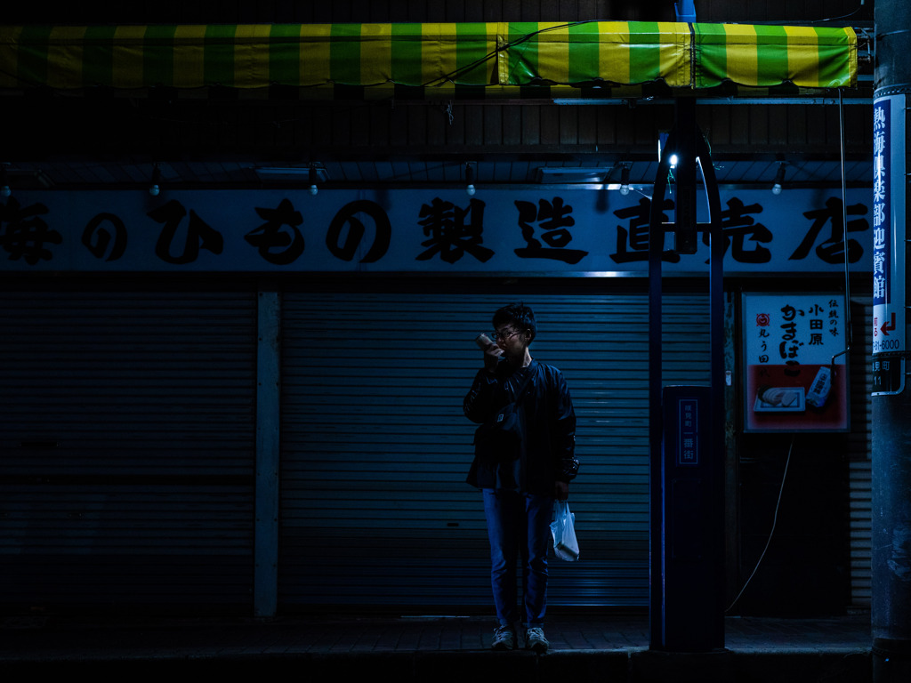 夜の商店街