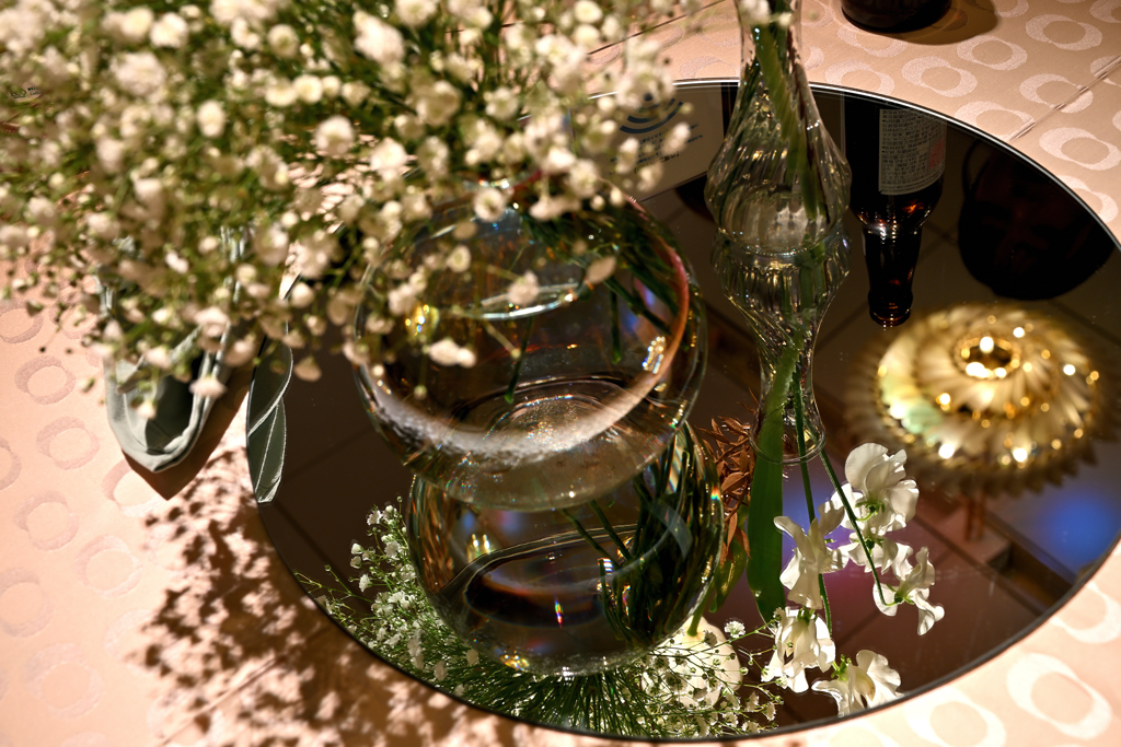 テーブル席の映り込み