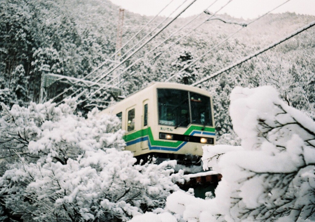 雪の貴船口駅