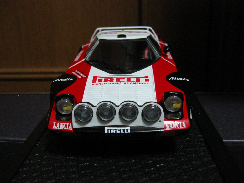 京商 　1/18 ダイキャストミニカー　ランチアストラトスHFラリー