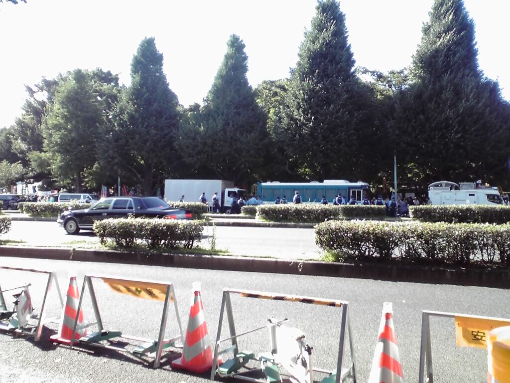 安保法案反対集会前