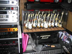 ミニチュアのギター(食玩)