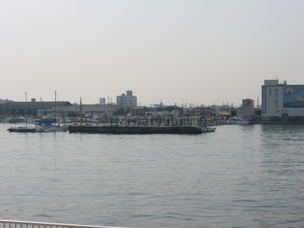 船橋港にて