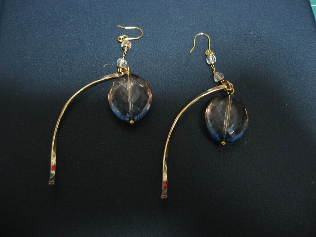 KJ氏によるハンドメイドイヤリング