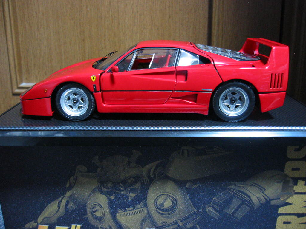 イタレリ　1/16 フェラーリF40