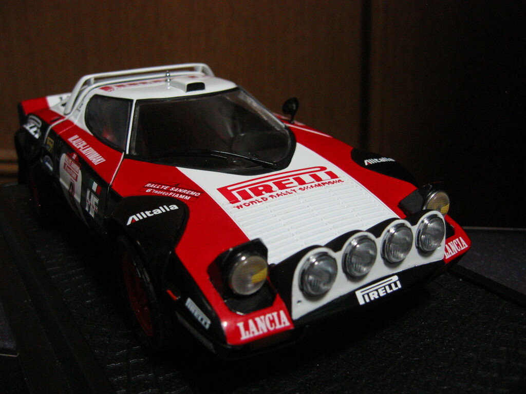 京商 　1/18 ダイキャストミニカー　ランチアストラトスHFラリー