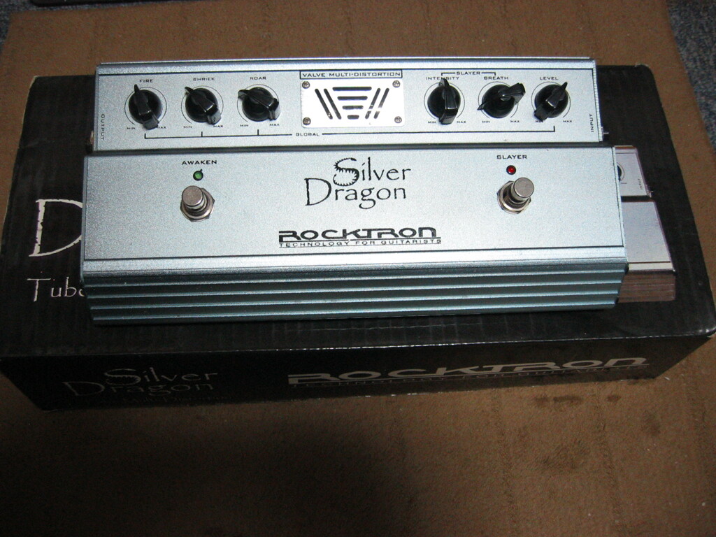 ROCKTRONの真空管入りディストーションエフェクター