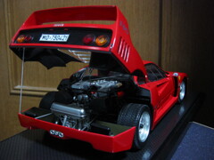 イタレリ 1/16 フェラーリF40