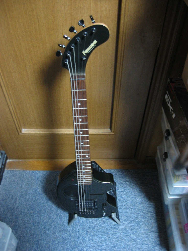 フェルナンデスのZO-3のジャンクギター