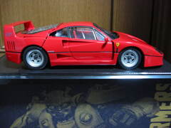 イタレリ　1/16 フェラーリF40
