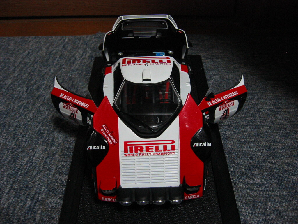 京商 　1/18 ダイキャストミニカー　ランチアストラトスHFラリー