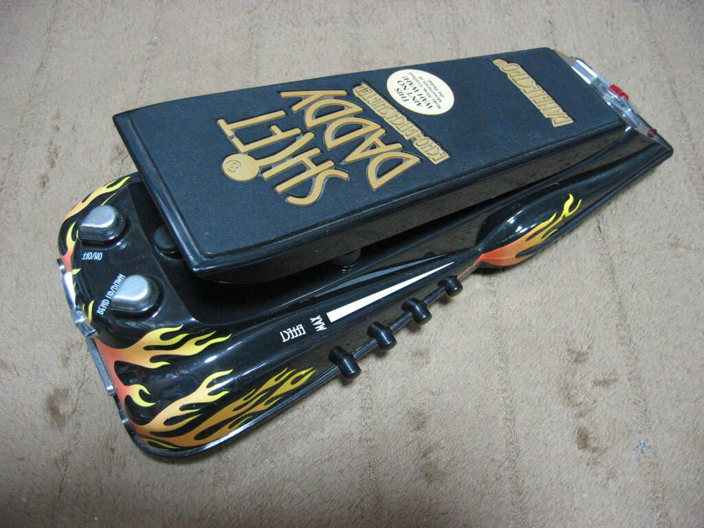 ダンエレクトロのペダル