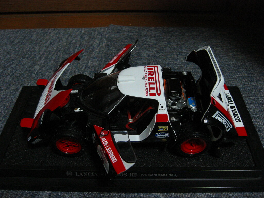 京商 　1/18 ダイキャストミニカー　ランチアストラトスHFラリー