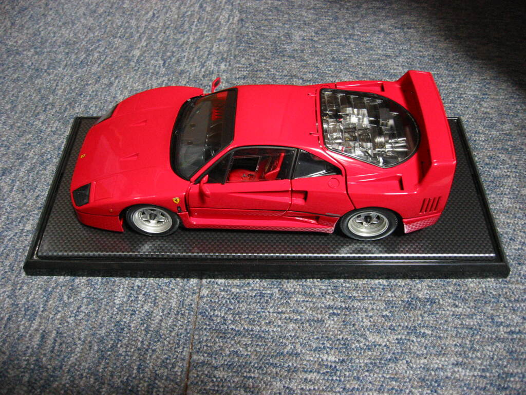 イタレリ　1/16 フェラーリF40