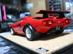アオシマ 1/24 ランボルギーニ、ウルフカウンタックVer.1