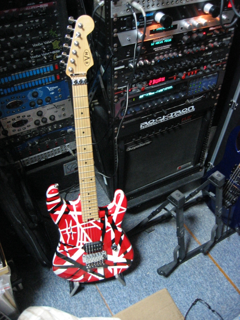 EVH 俗に言うフランケン形態のギター