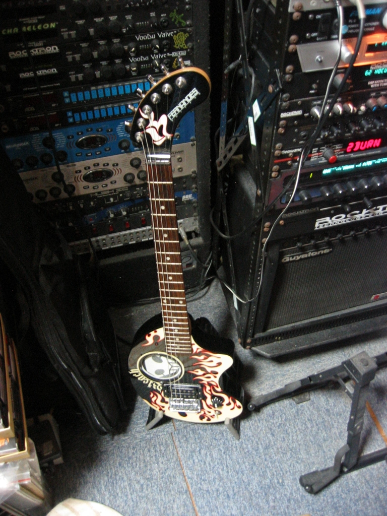 フェルナンデス　ZO-3 ギター