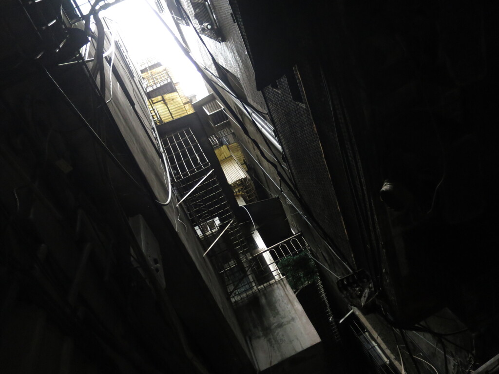 路地裏3