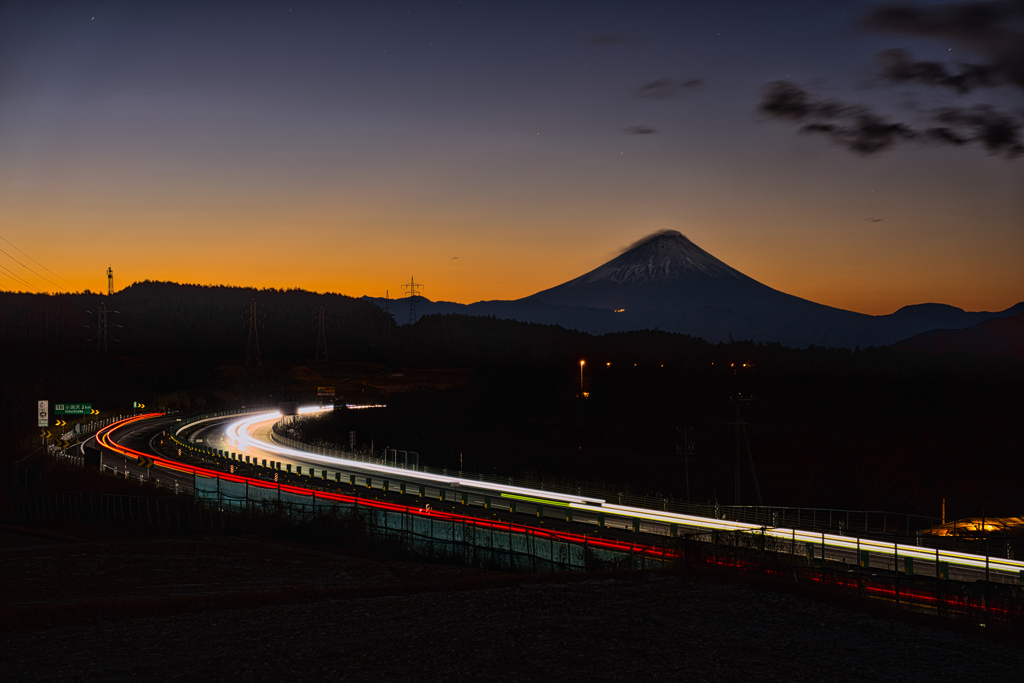 2020年最後の朝焼けと富士山
