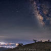 地元の夜景と天の川