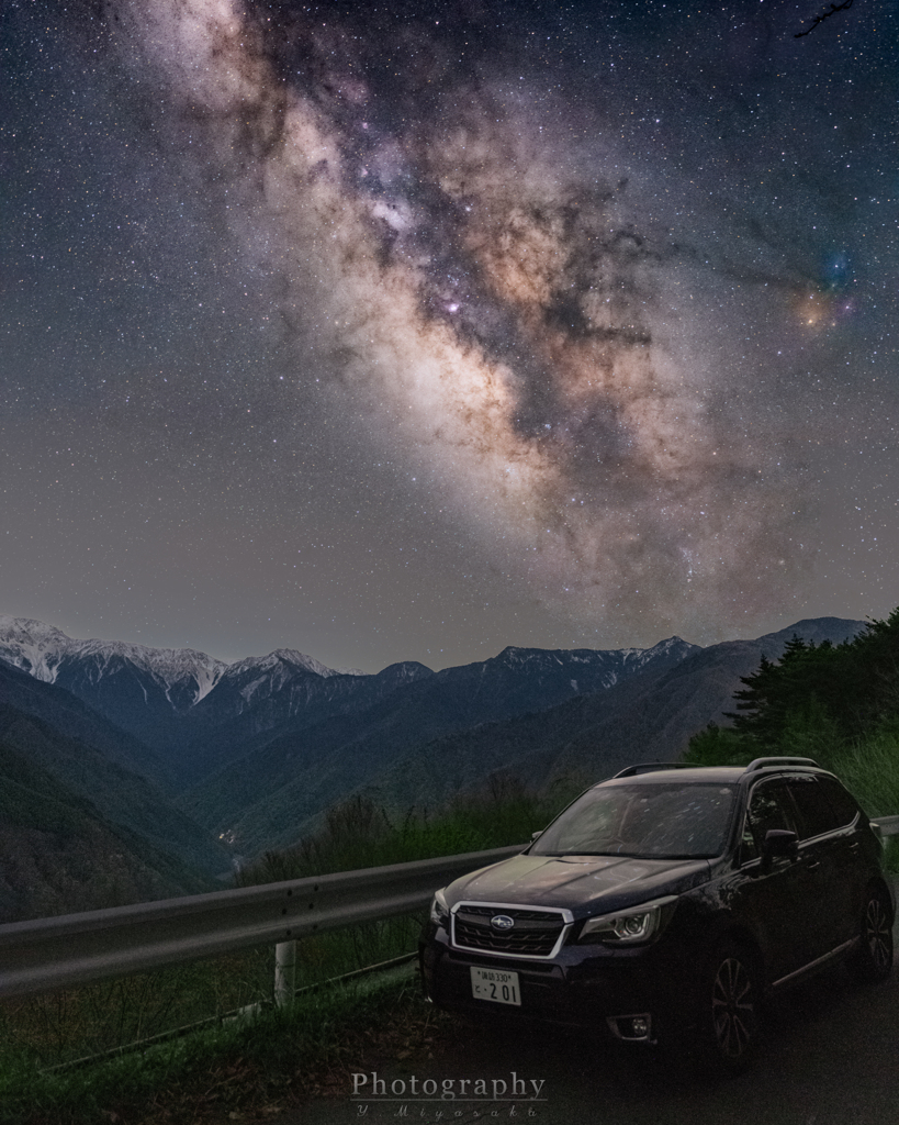 絶景な山々と星と愛車のコラボ